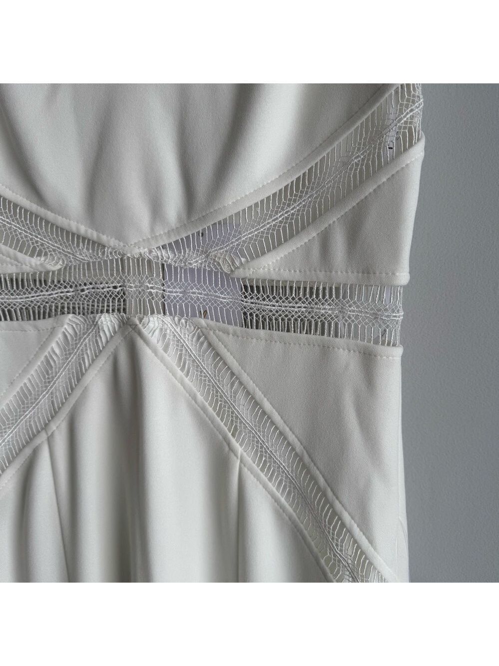 Lulu’s Modern Minimalist Wedding Gown Sz M White Event Dress Trumpet Cutout NWT - Picture 11 of 16